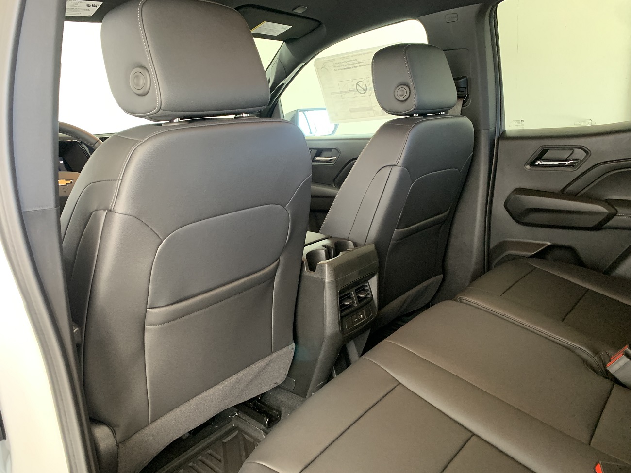 2024 Chevrolet Colorado LT photo 37