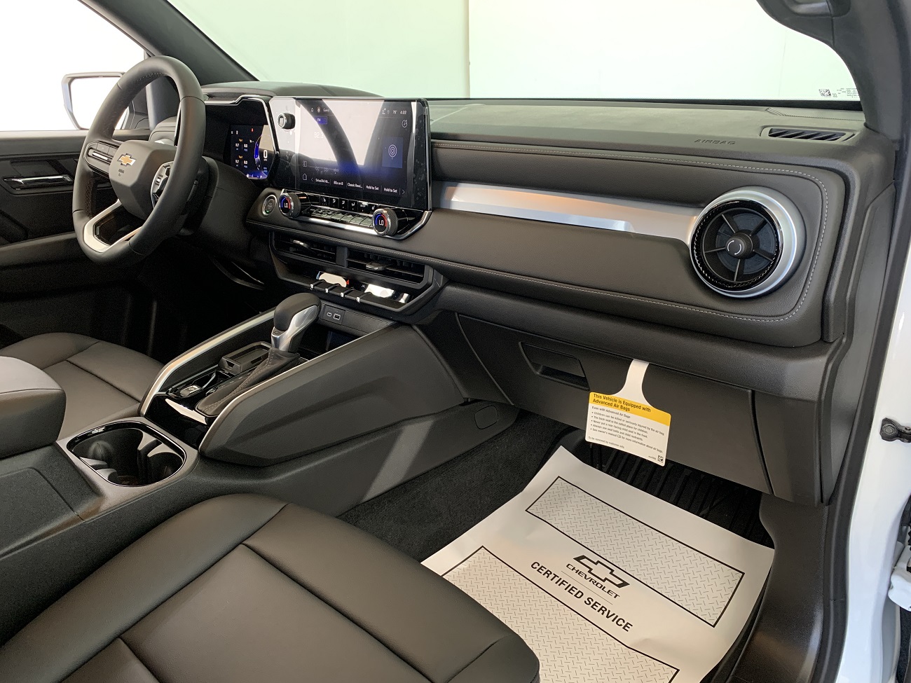 2024 Chevrolet Colorado LT photo 28