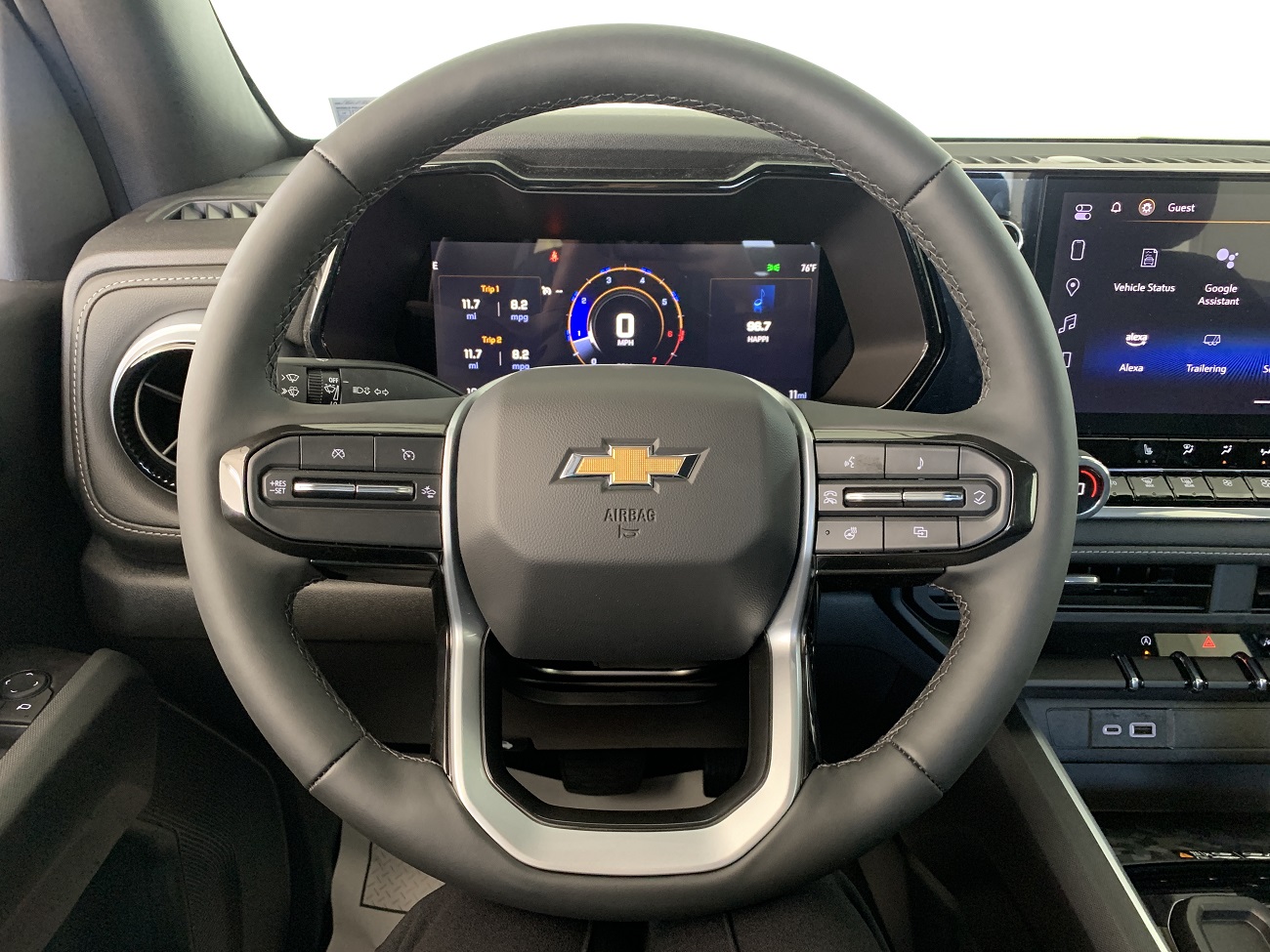 2024 Chevrolet Colorado LT photo 17