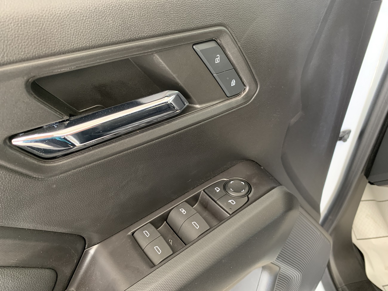 2024 Chevrolet Colorado LT photo 15