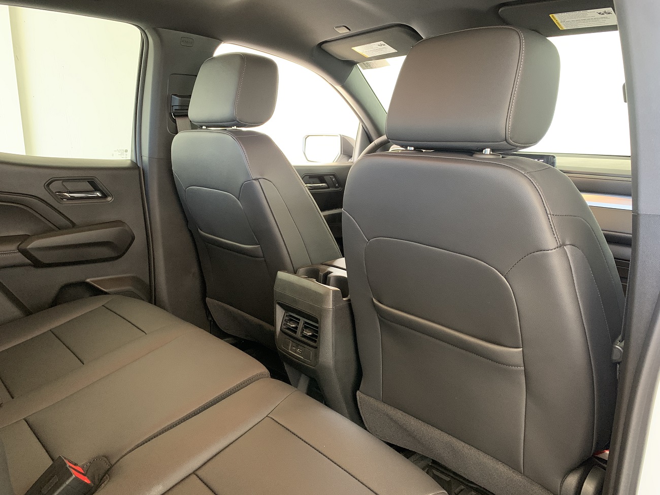 2024 Chevrolet Colorado LT photo 32