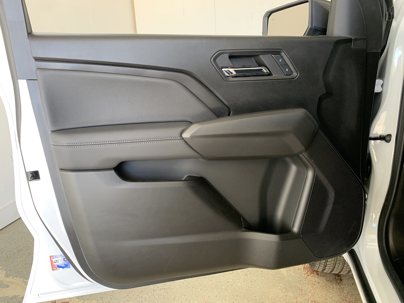 2024 Chevrolet Colorado LT photo 14