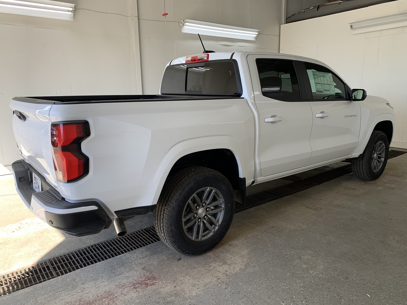 2024 Chevrolet Colorado LT photo 6