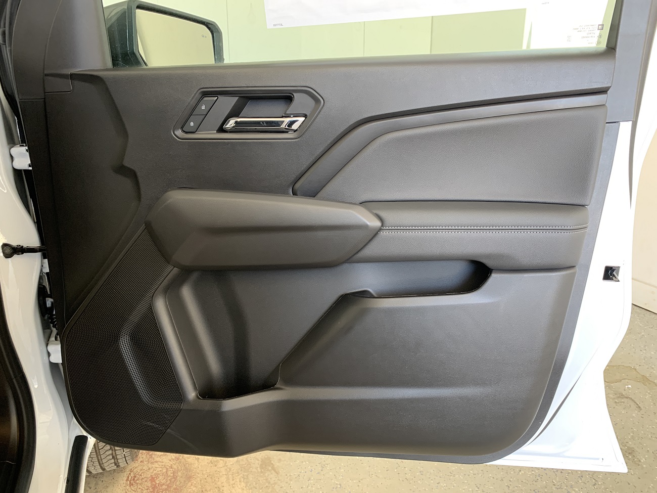2024 Chevrolet Colorado LT photo 30