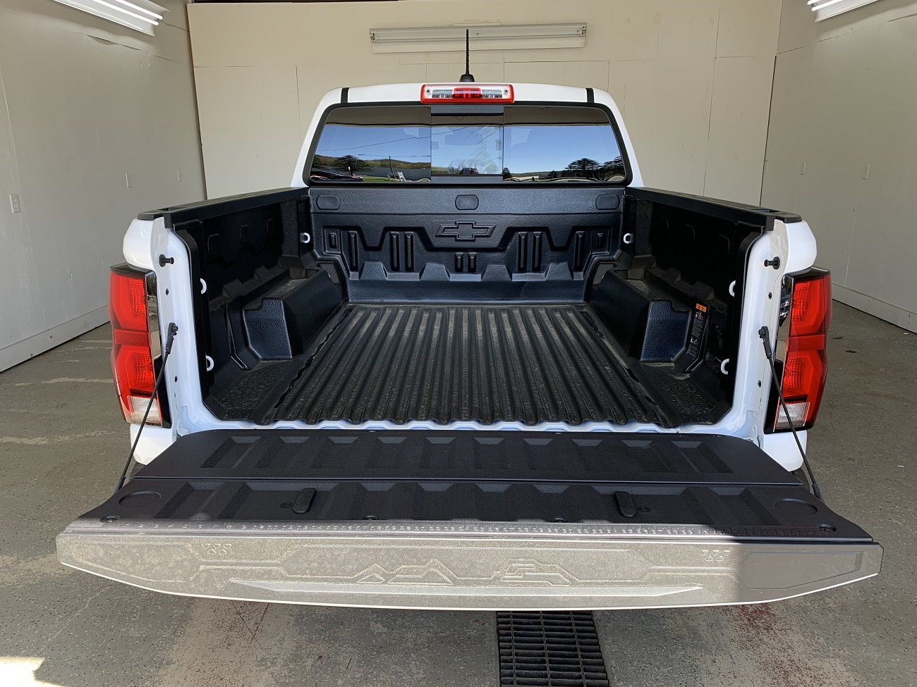 2024 Chevrolet Colorado LT photo 8