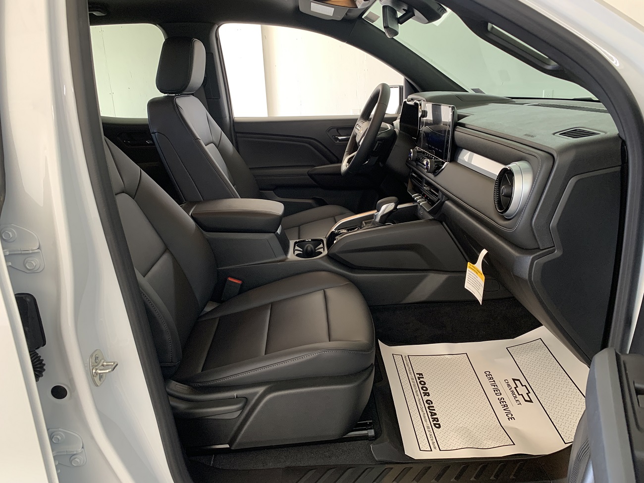 2024 Chevrolet Colorado LT photo 27