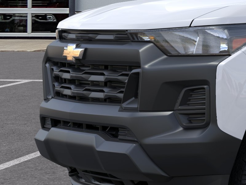 New 2026 Summit White Chevrolet WT image 37