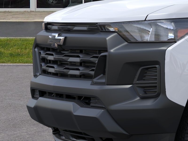 New 2026 Summit White Chevrolet WT image 13