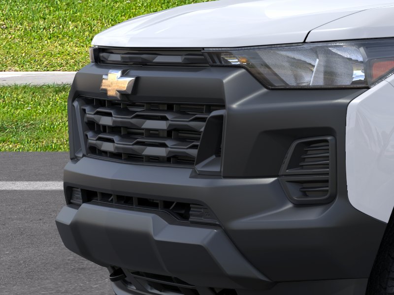 New 2026 Summit White Chevrolet WT image 35