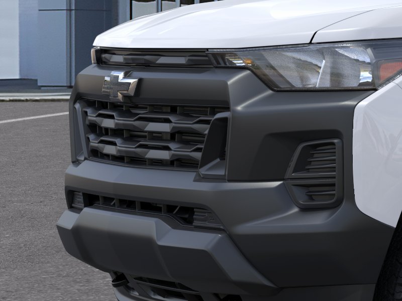 New 2026 Summit White Chevrolet WT image 37