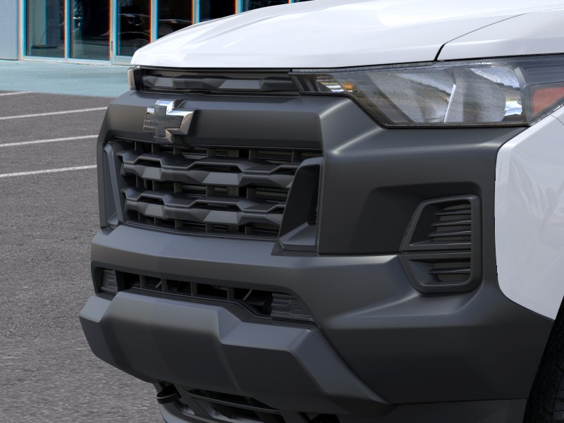 New 2026 Summit White Chevrolet WT image 37