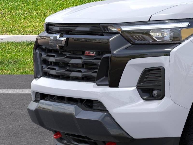 New 2026 Summit White Chevrolet Z71 image 31