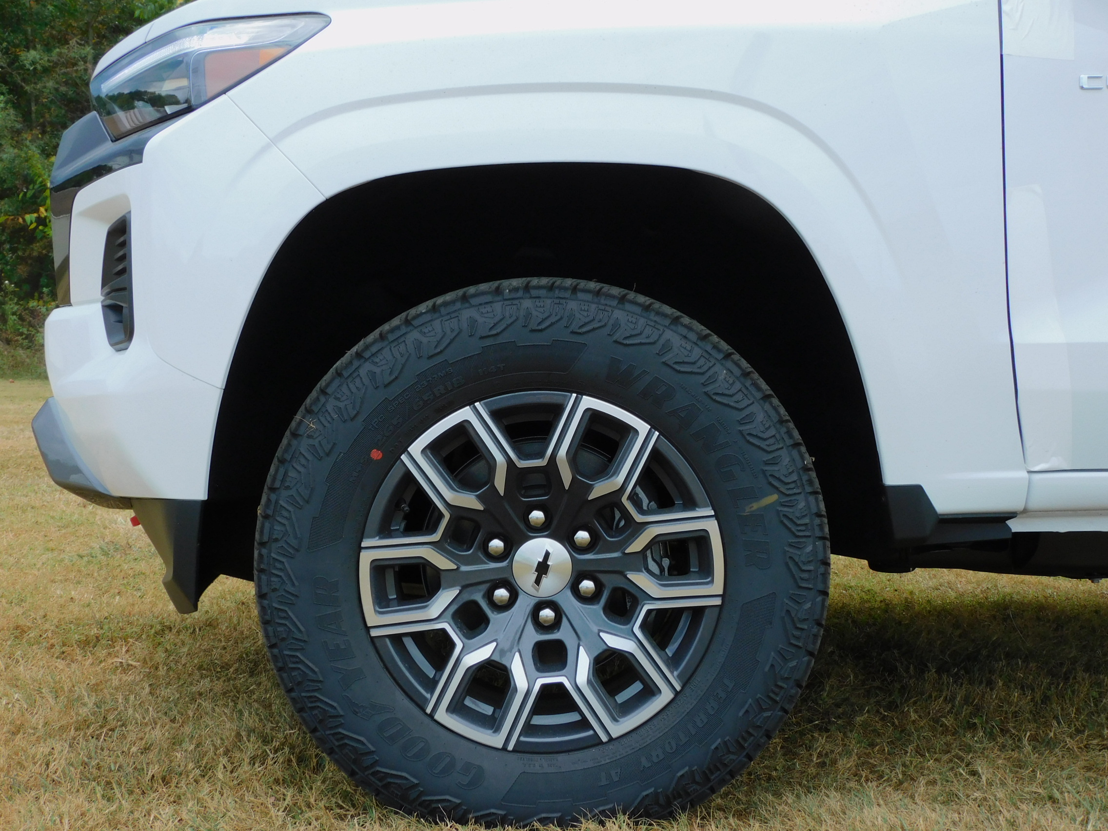 2026 Chevrolet Colorado Z71 photo 2