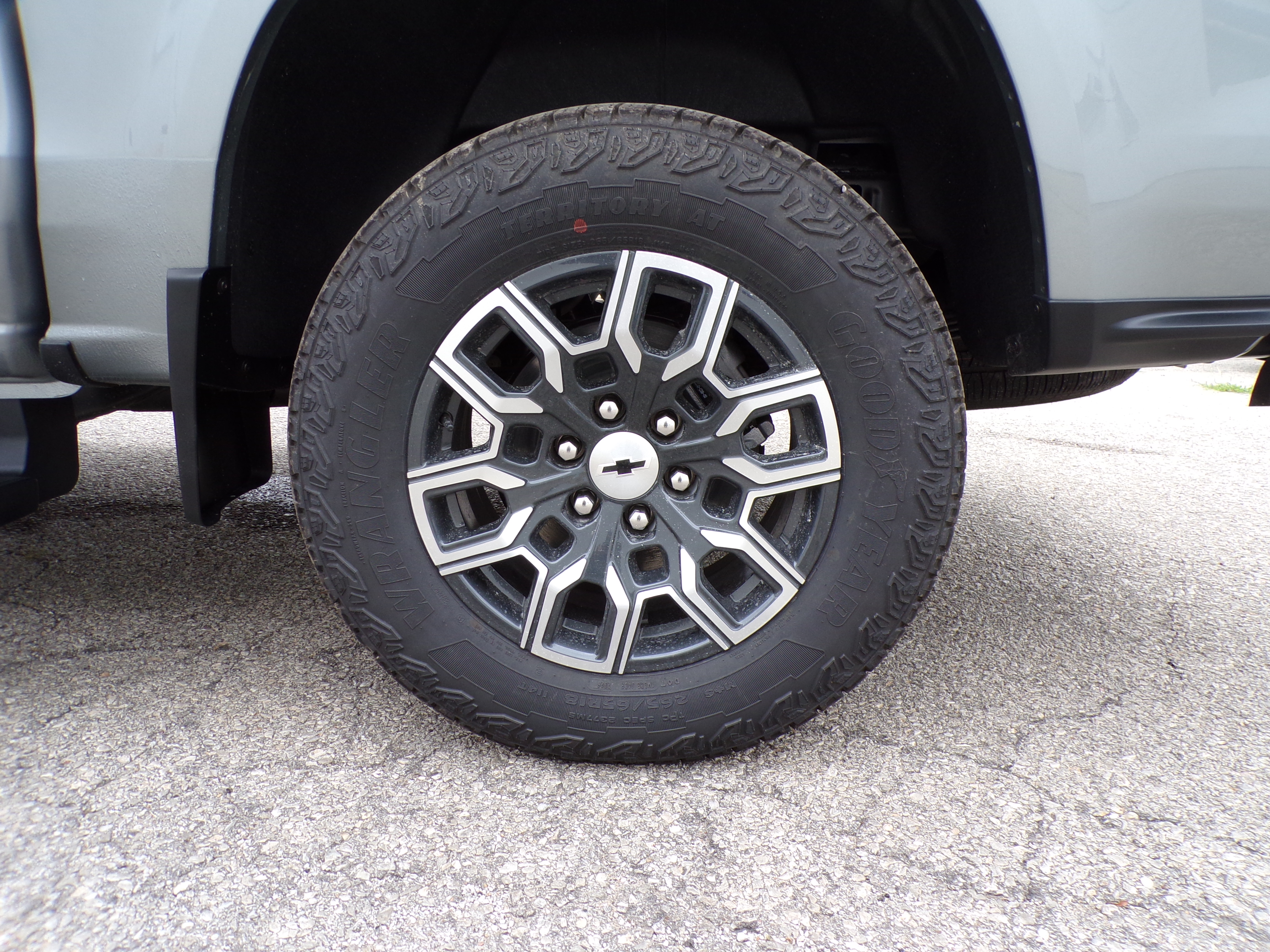 2026 Chevrolet Colorado Z71 - Photo 10