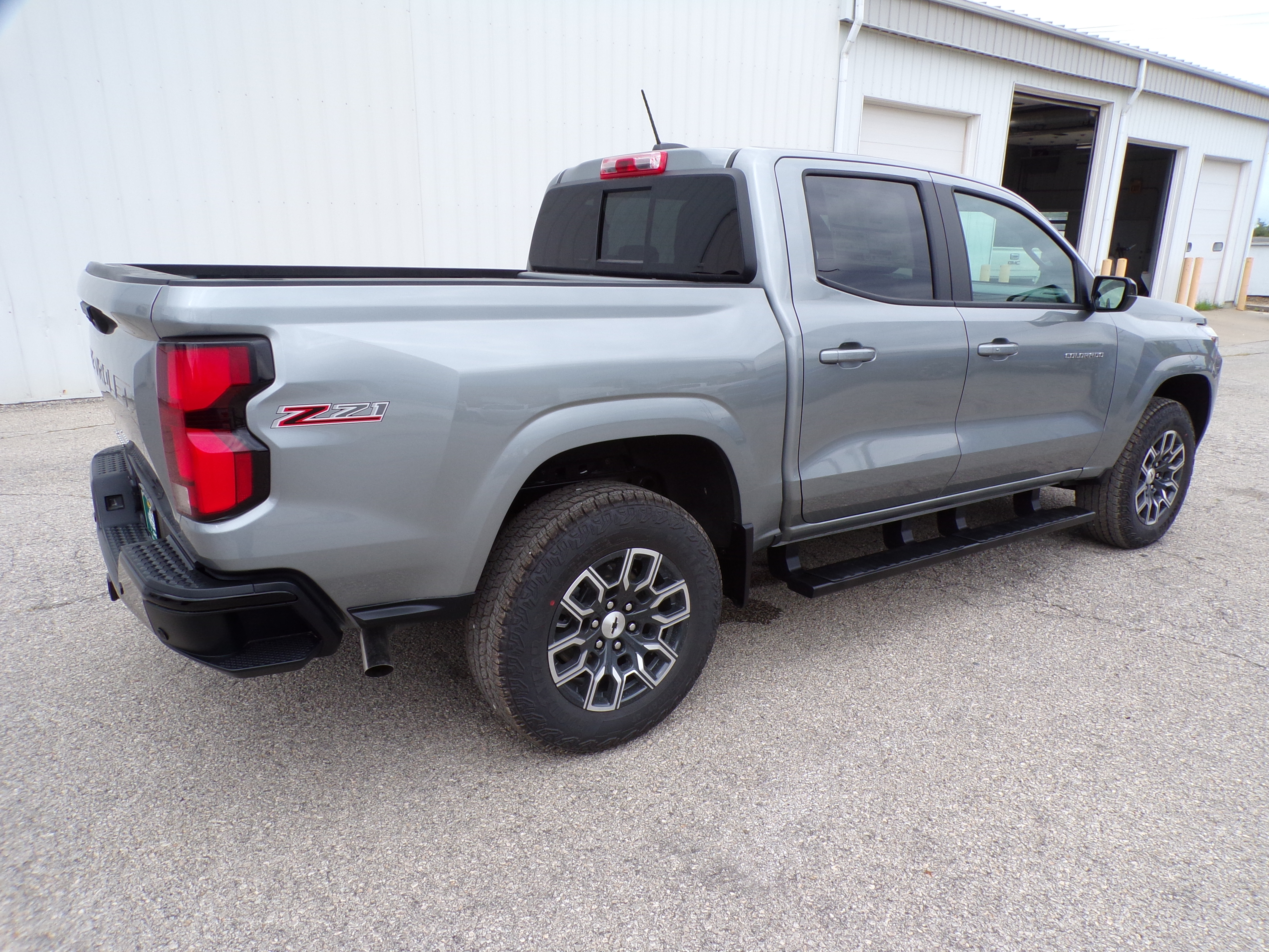 2026 Chevrolet Colorado Z71 - Photo 8