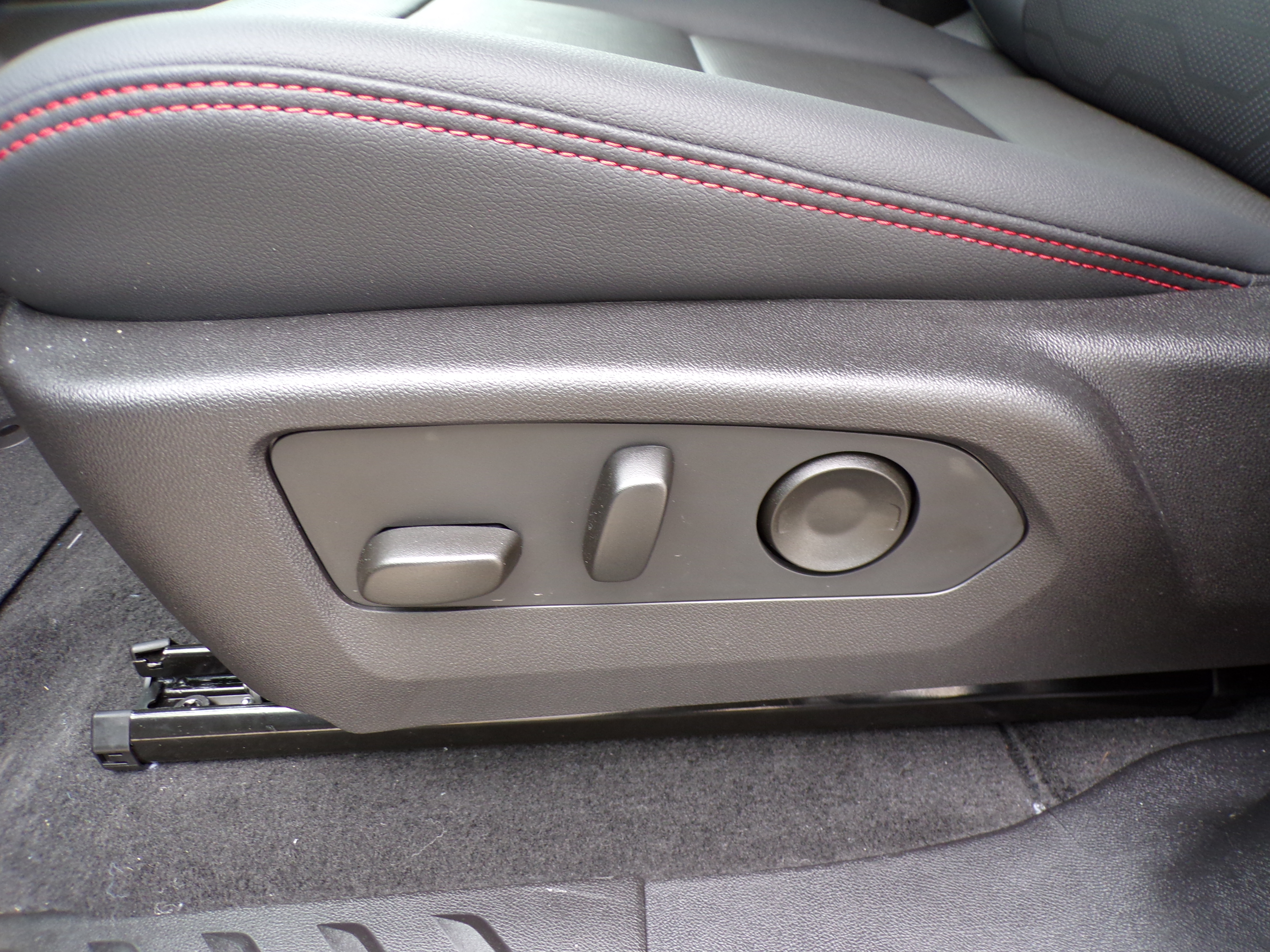 2026 Chevrolet Colorado Z71 - Photo 16