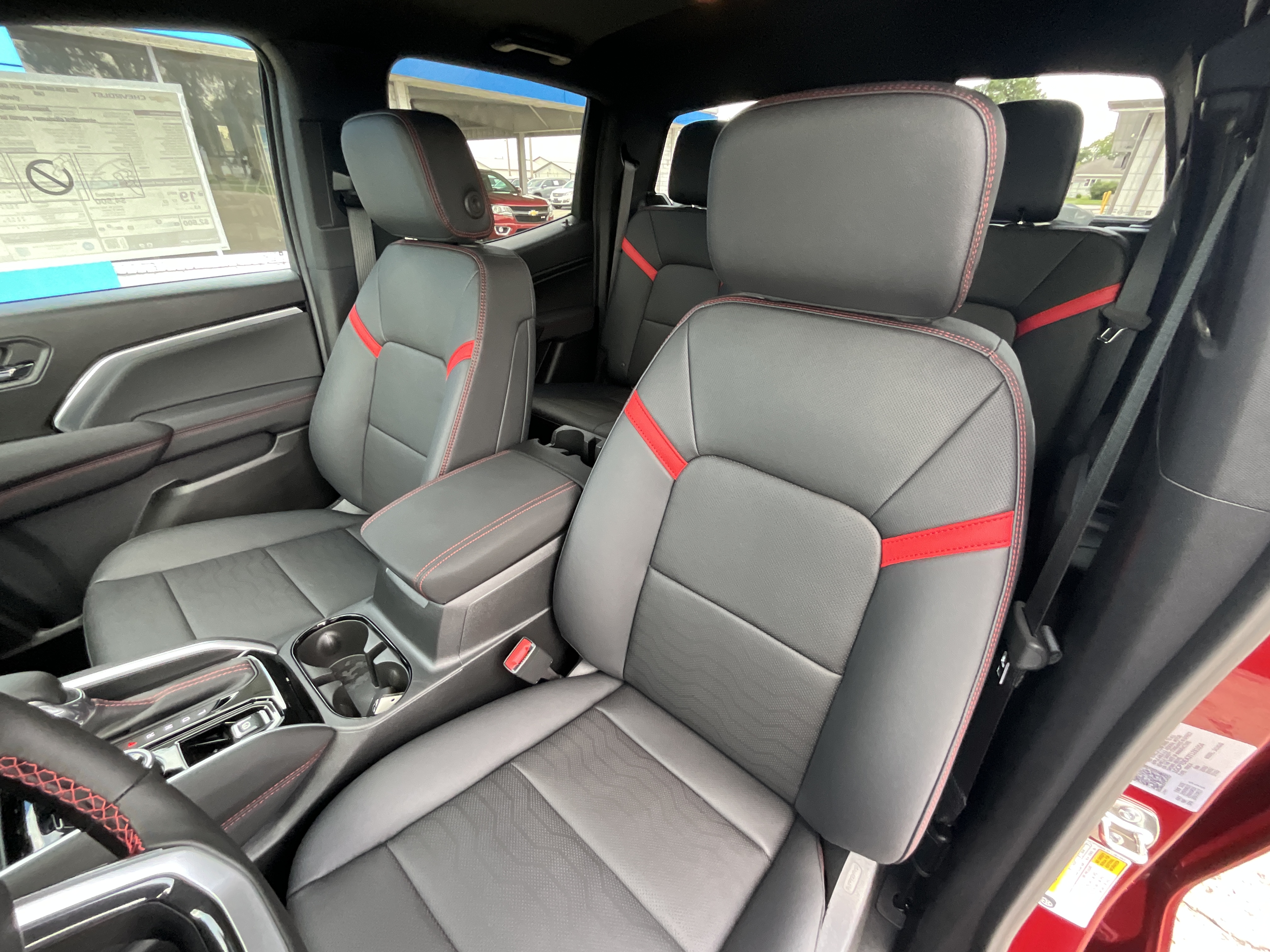 2026 Chevrolet Colorado Z71 - Photo 10