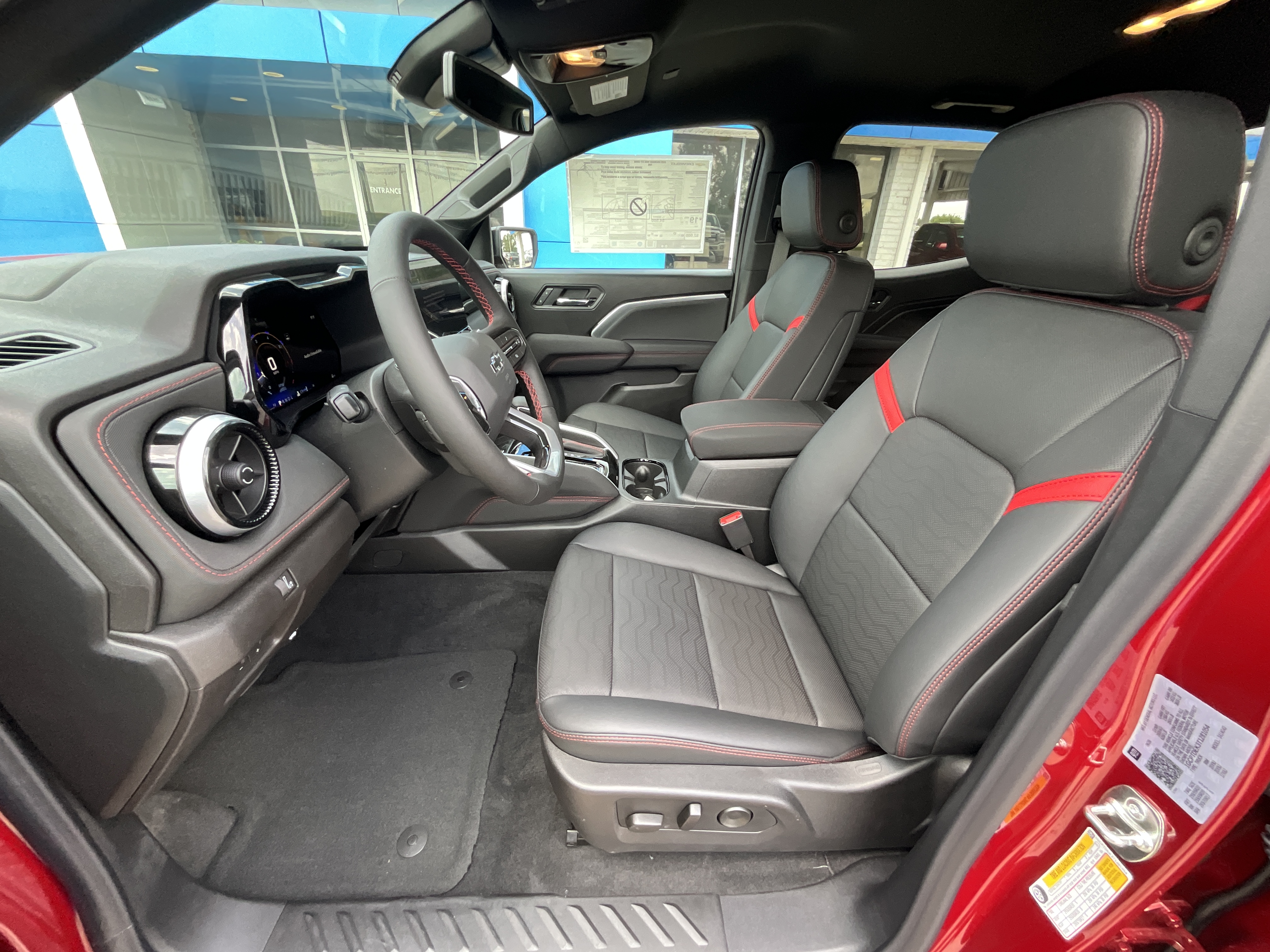 2026 Chevrolet Colorado Z71 - Photo 9