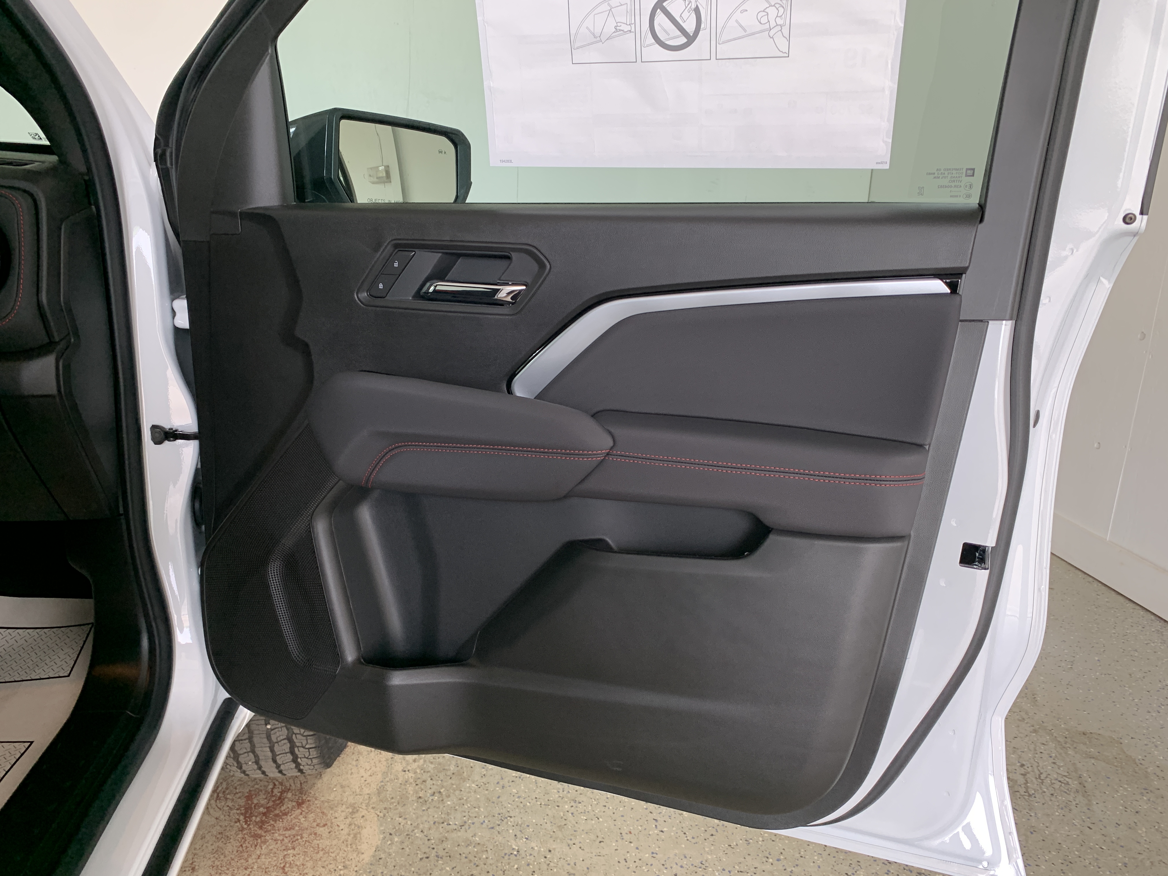 2025 Chevrolet Colorado Z71 - Photo 34