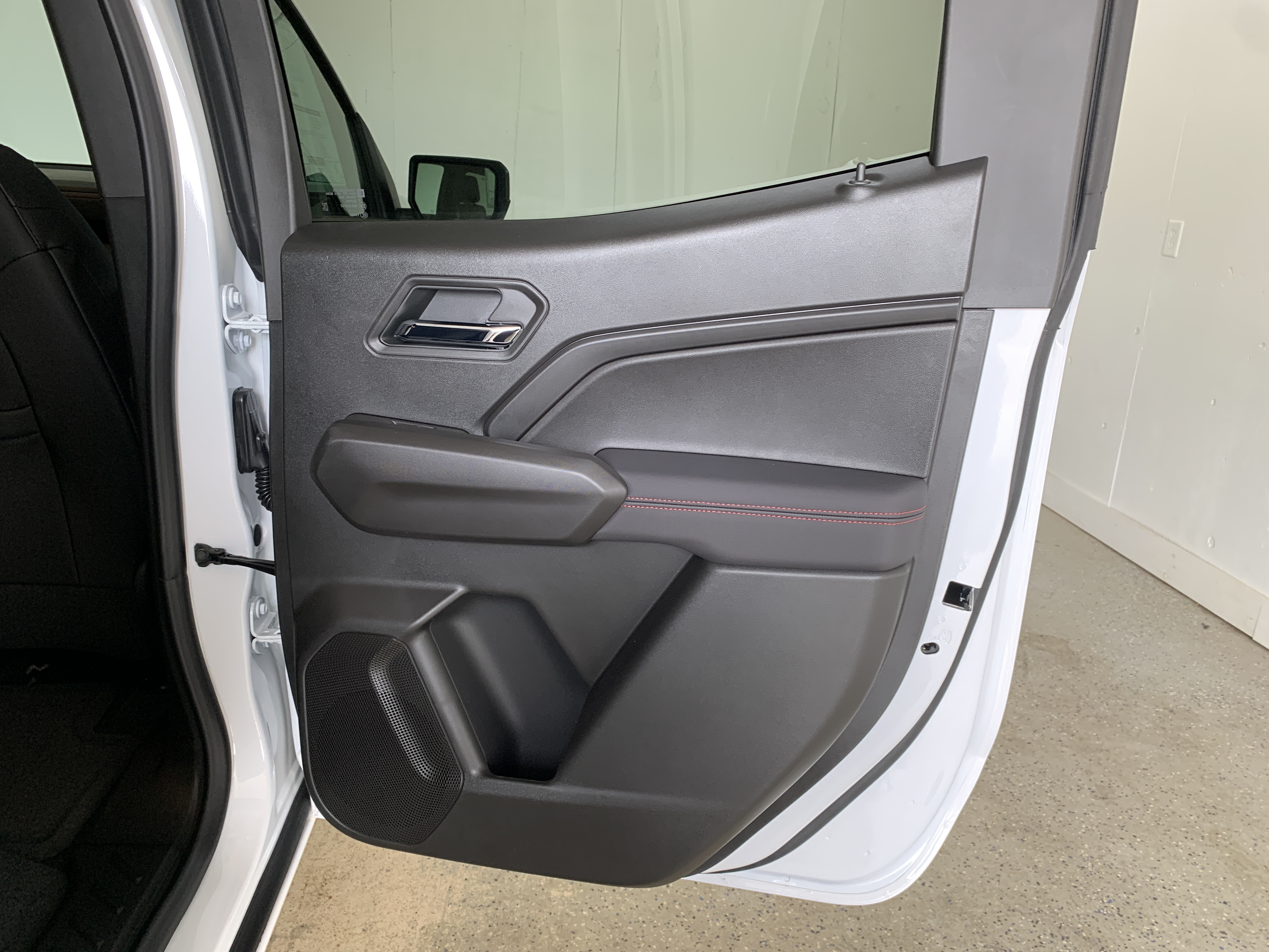 2025 Chevrolet Colorado Z71 - Photo 38