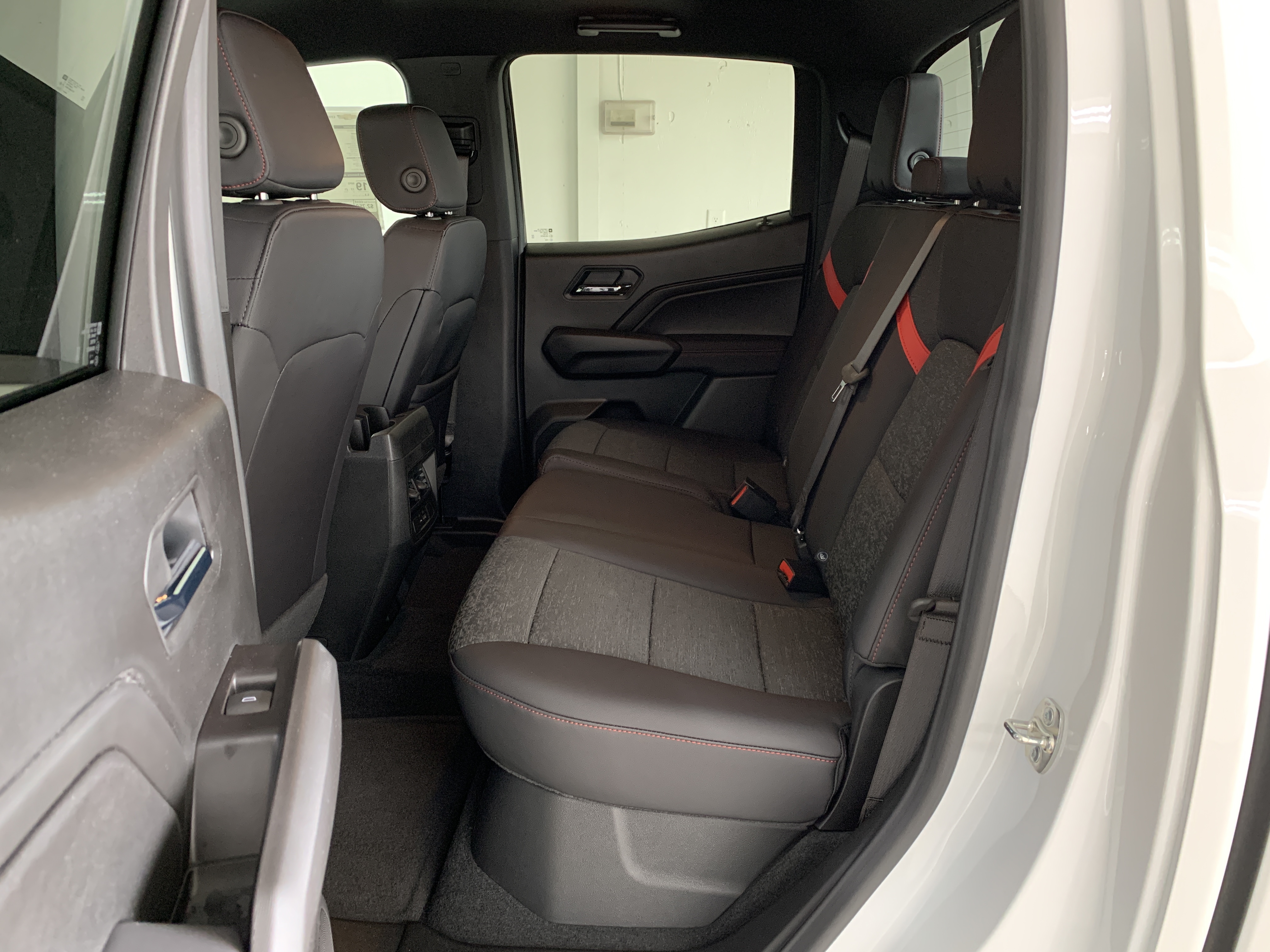 2025 Chevrolet Colorado Z71 - Photo 39