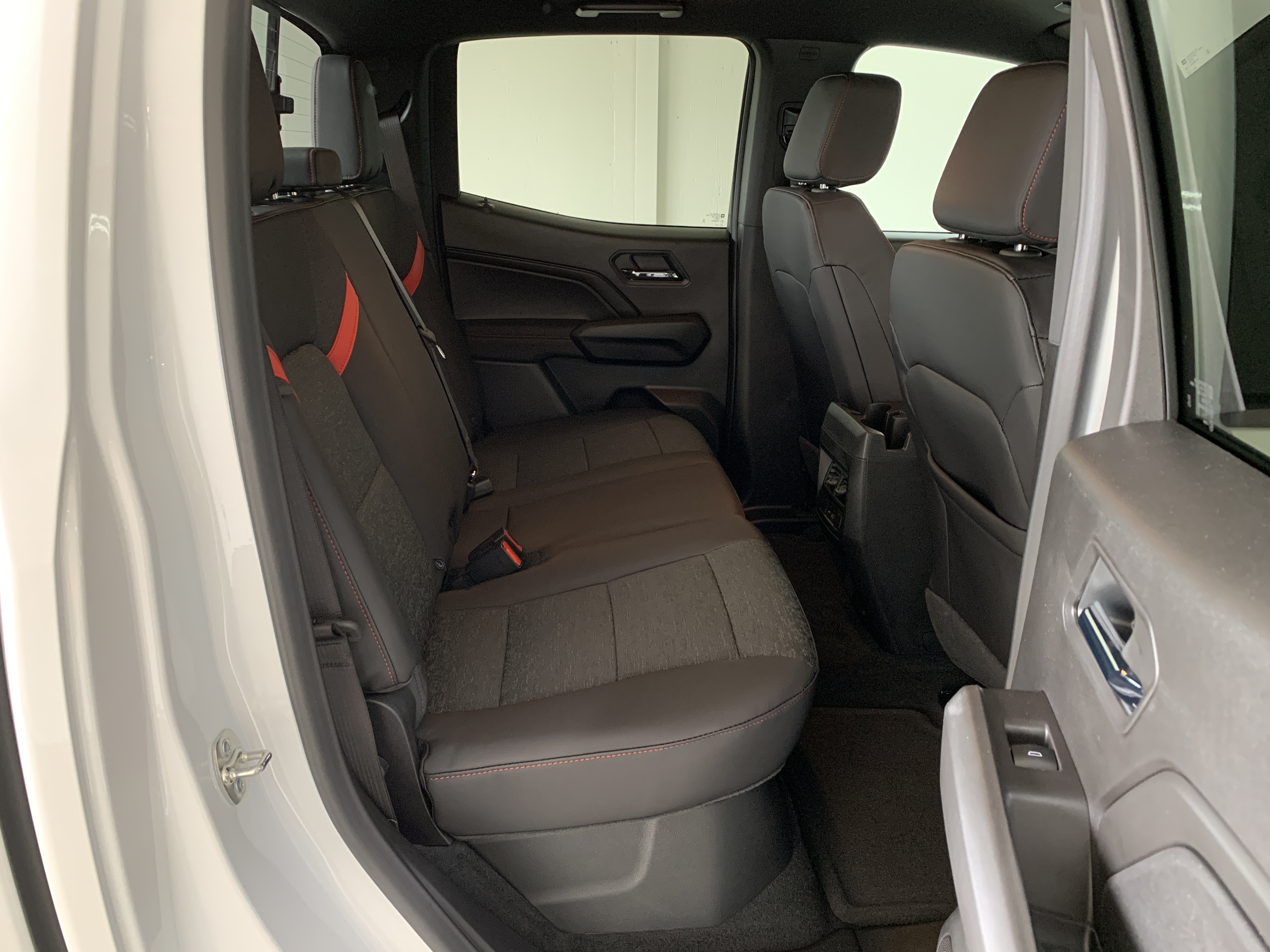 2025 Chevrolet Colorado Z71 - Photo 35