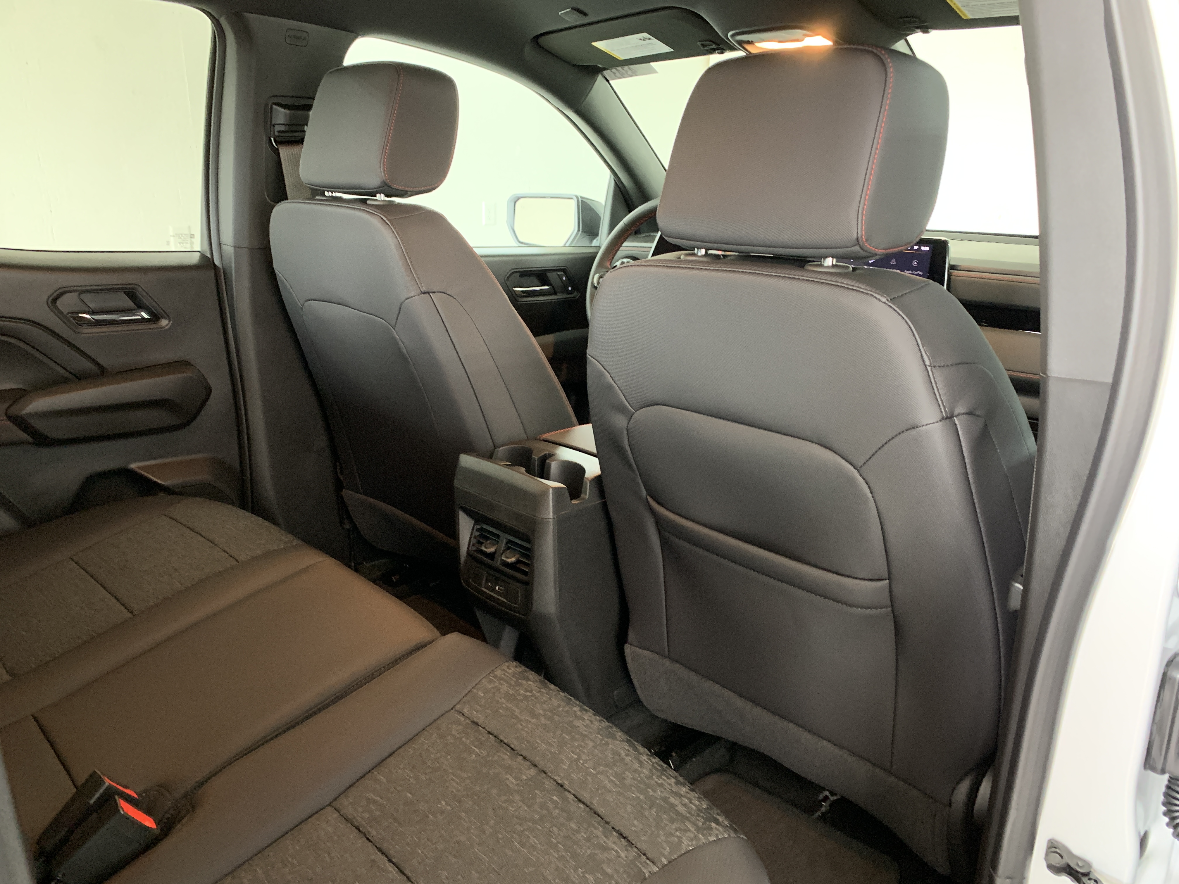 2025 Chevrolet Colorado Z71 - Photo 36