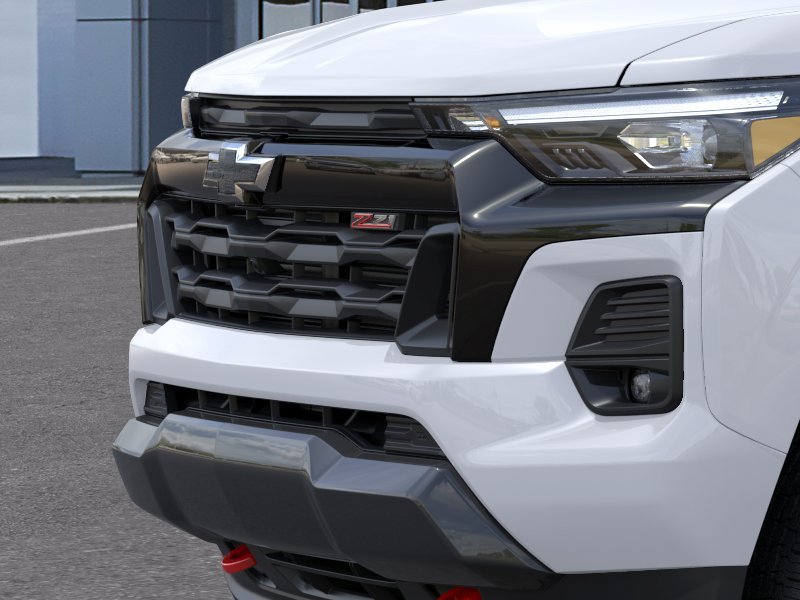 New 2026 Summit White Chevrolet Z71 image 37