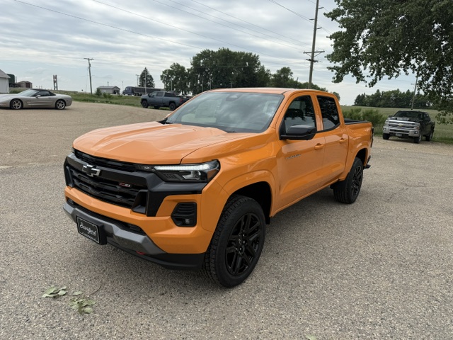 2025 Chevrolet Colorado Z71 photo 2