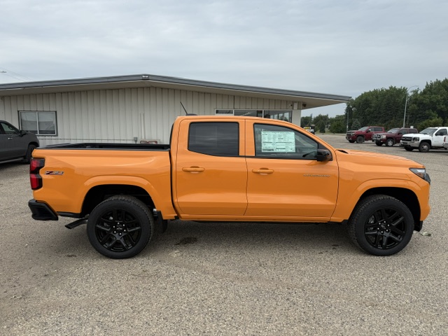 2025 Chevrolet Colorado Z71 photo 3