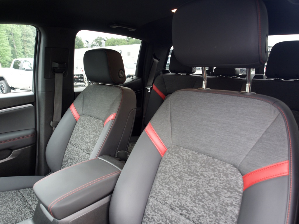 2024 Chevrolet Colorado Z71 - Photo 16