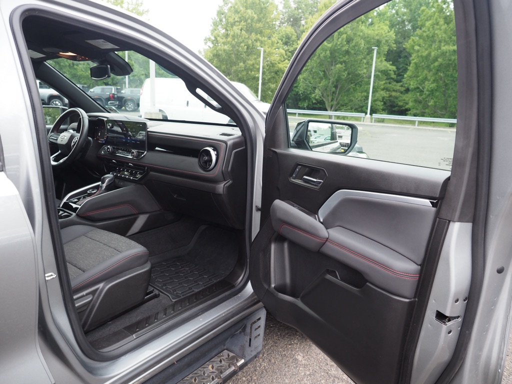 2024 Chevrolet Colorado Z71 - Photo 30