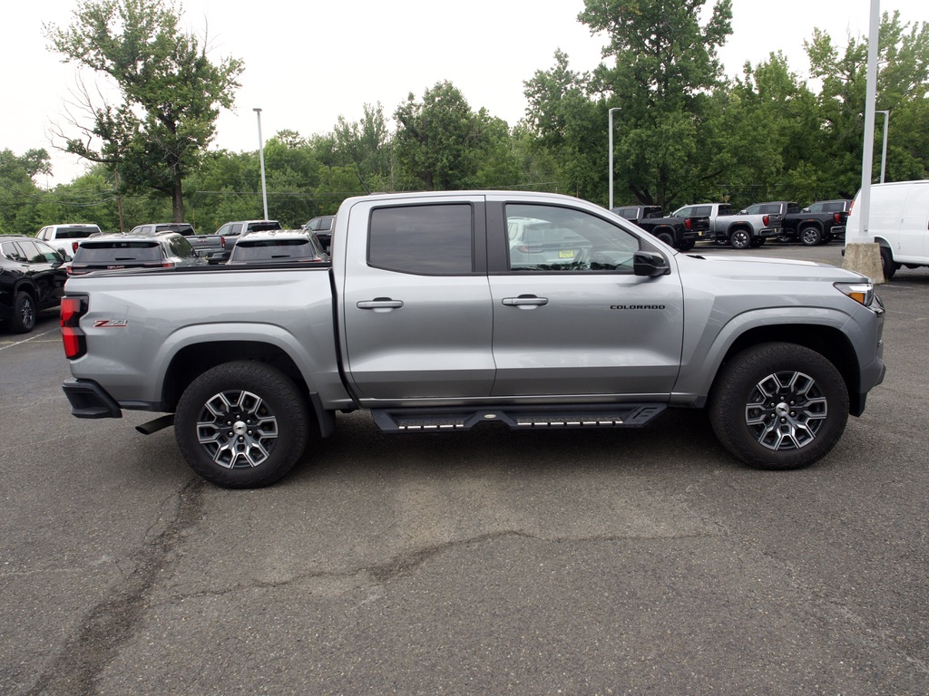 2024 Chevrolet Colorado Z71 - Photo 6