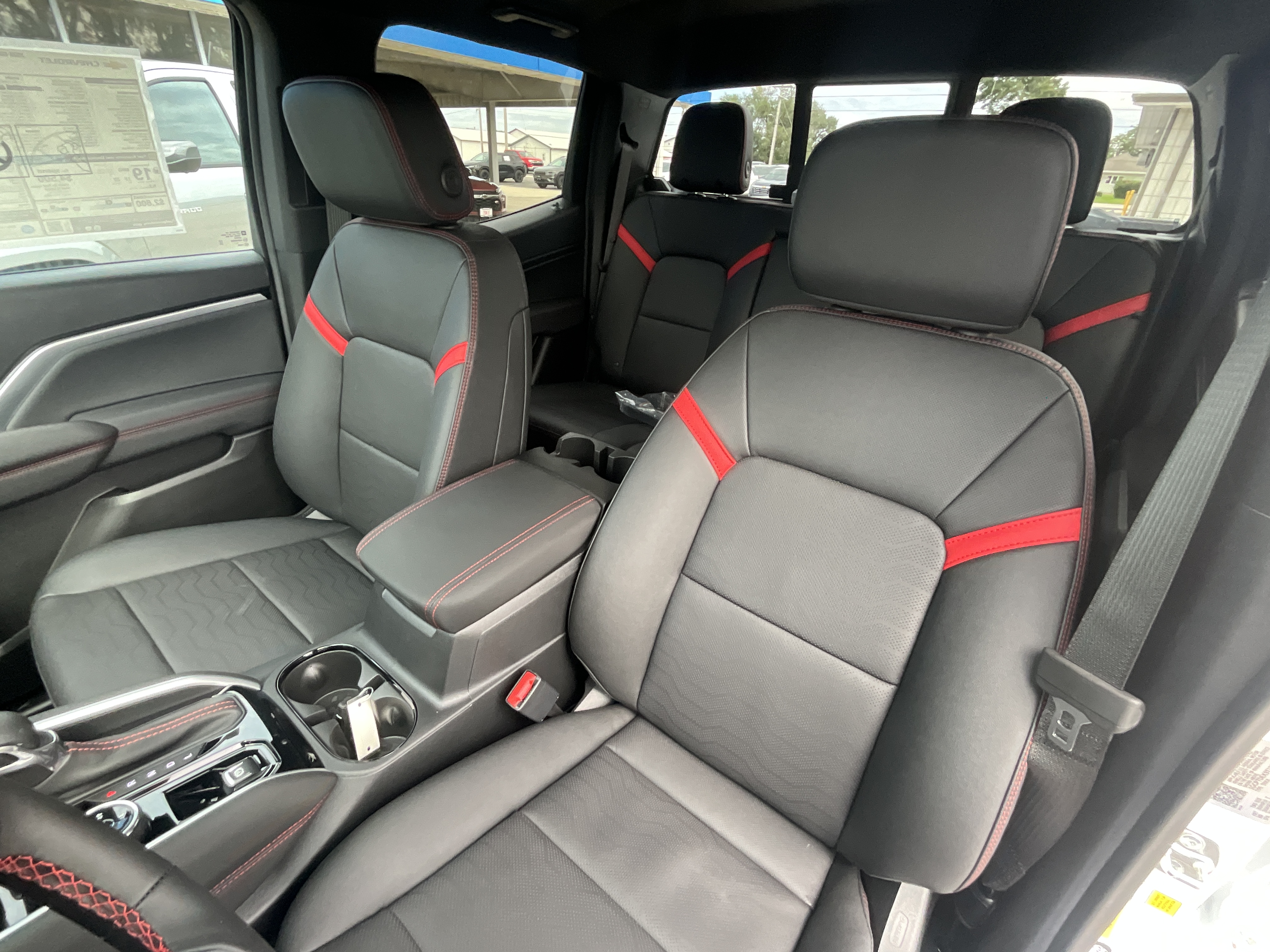2026 Chevrolet Colorado Z71 - Photo 9