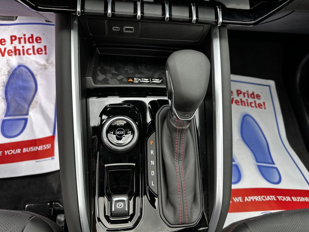 2025 Chevrolet Colorado Z71 photo 10
