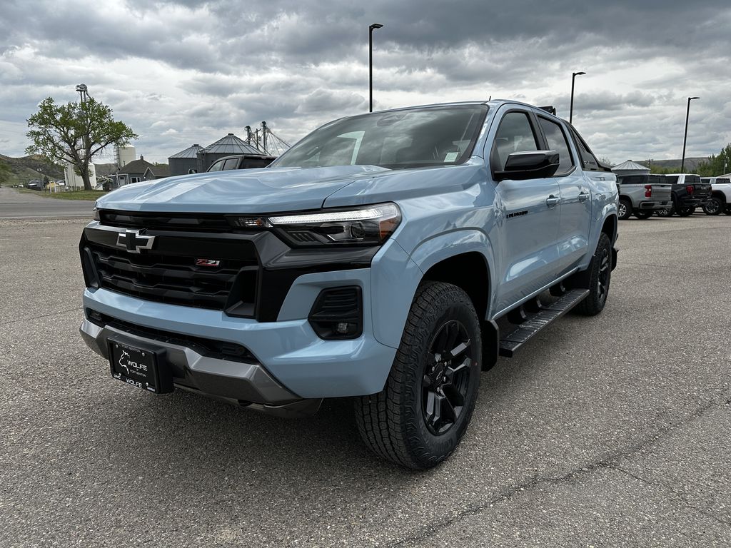 2025 Chevrolet Colorado Z71 photo 3