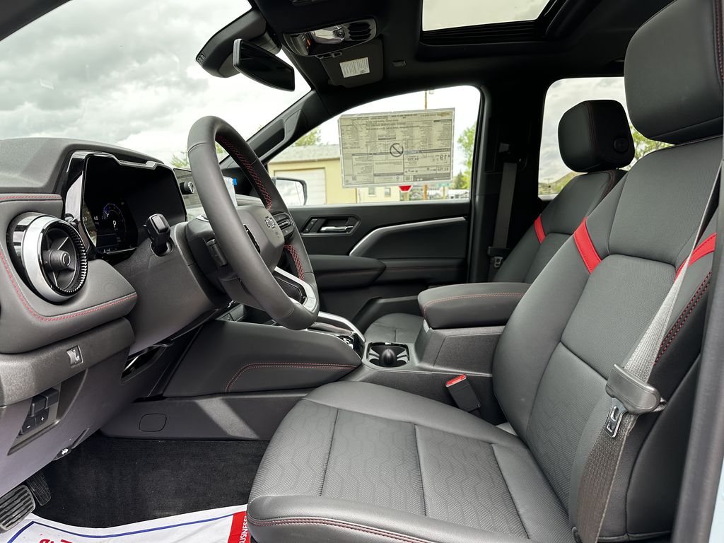 2025 Chevrolet Colorado Z71 photo 5