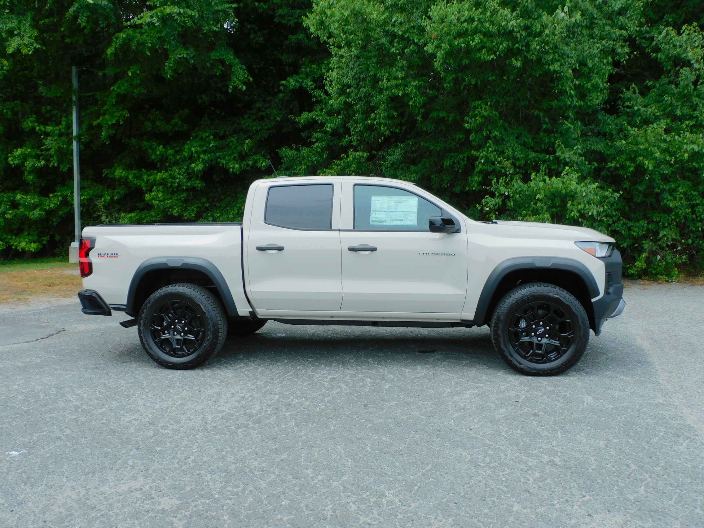 2026 Chevrolet Colorado Trail Boss - Photo 10
