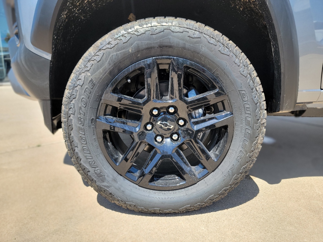 2025 Chevrolet Colorado Trail Boss photo 12