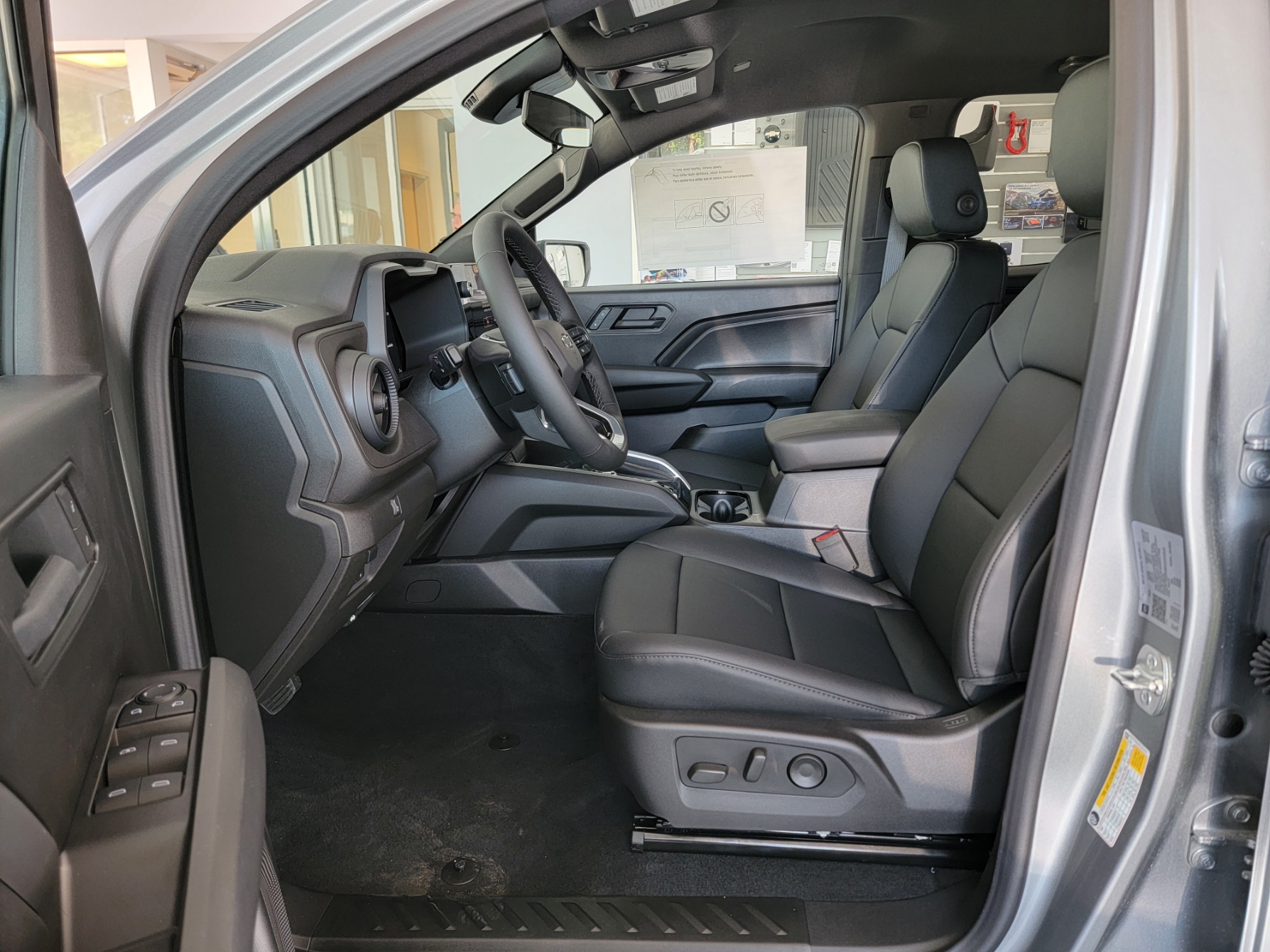 2025 Chevrolet Colorado Trail Boss photo 15