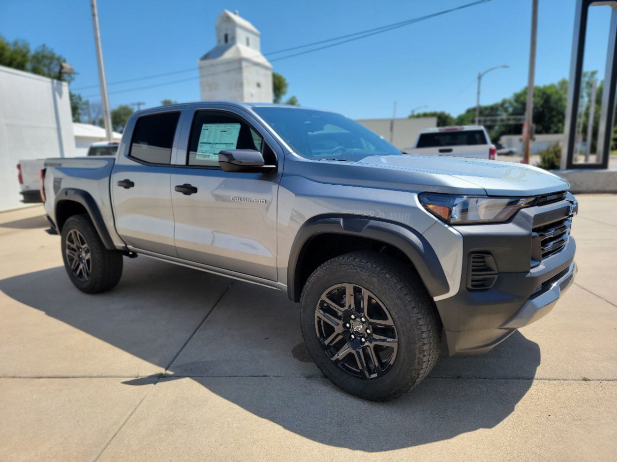 2025 Chevrolet Colorado Trail Boss photo 4