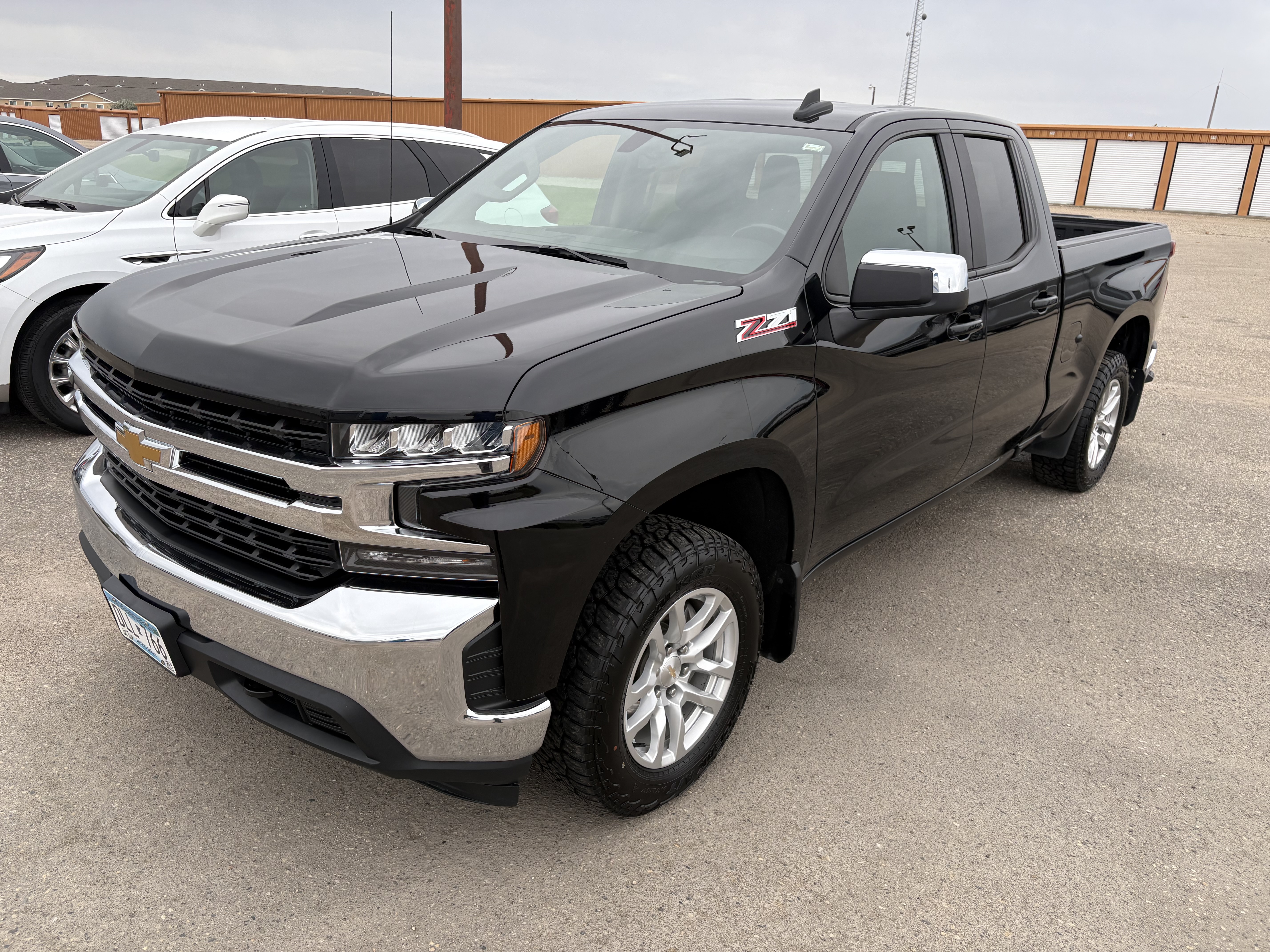 Used 2020 Chevrolet Silverado 1500 LT with VIN 1GCRYDED1LZ103429 for sale in Thief River Falls, Minnesota