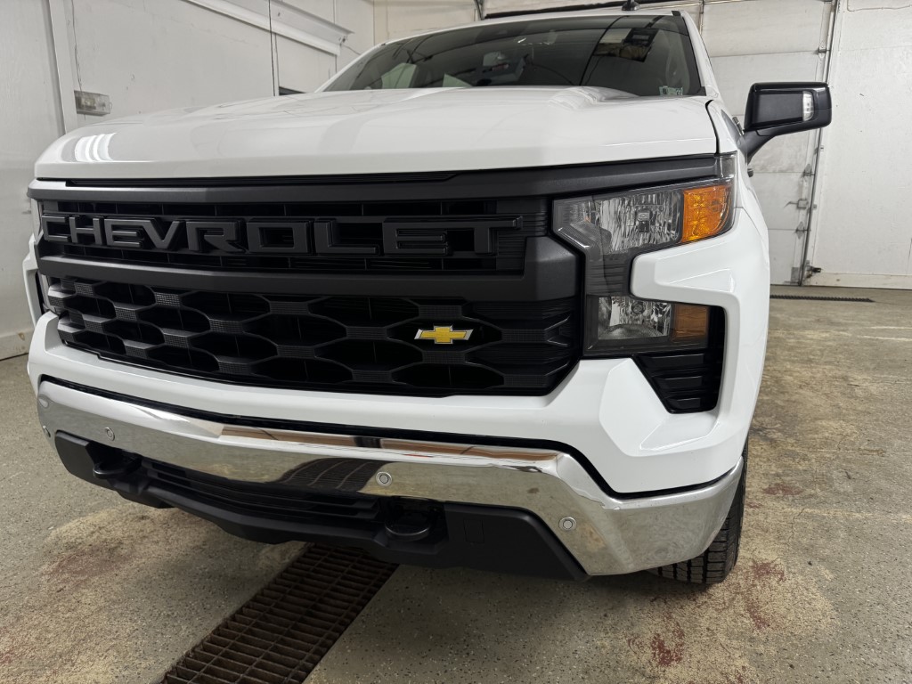Used 2024 Summit White Chevrolet WT image 4