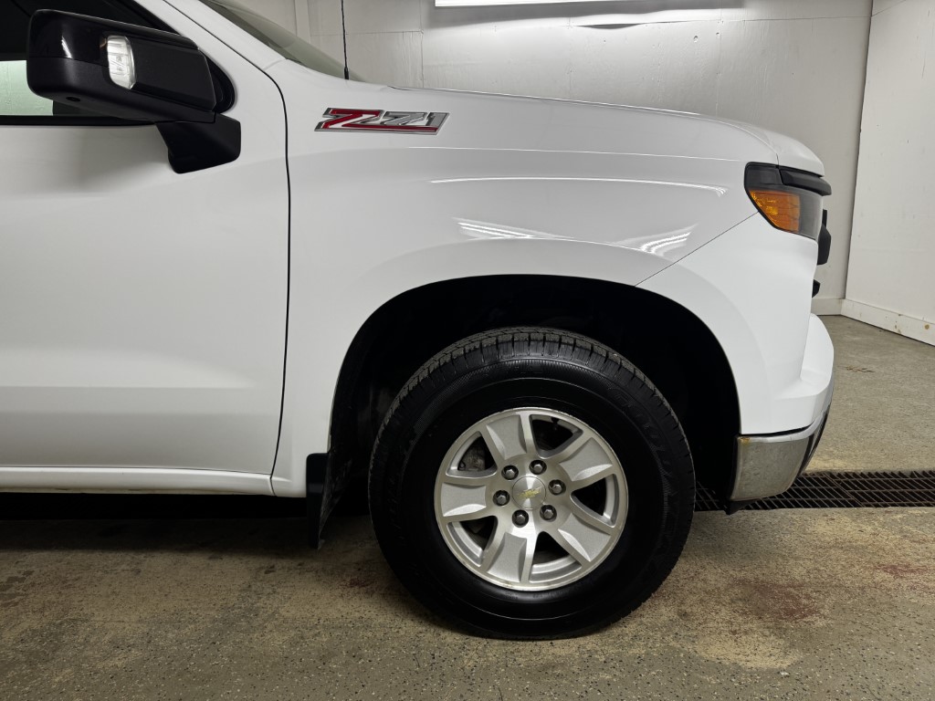 Used 2024 Summit White Chevrolet WT image 11