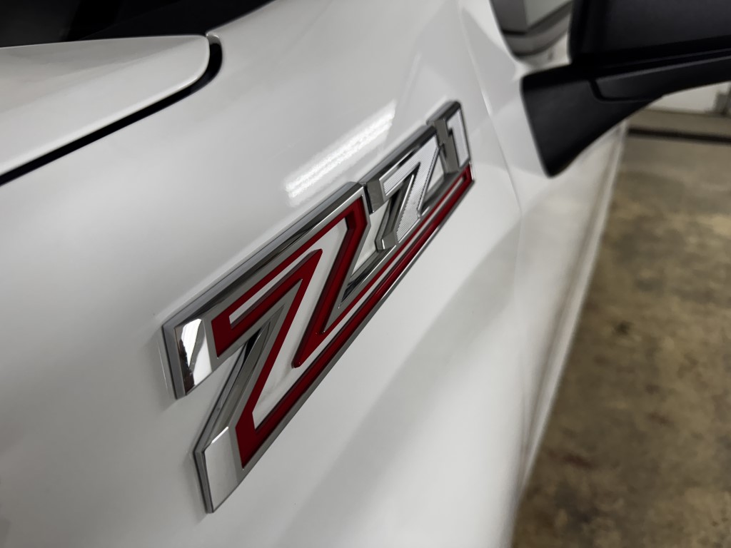 Used 2024 Summit White Chevrolet WT image 13