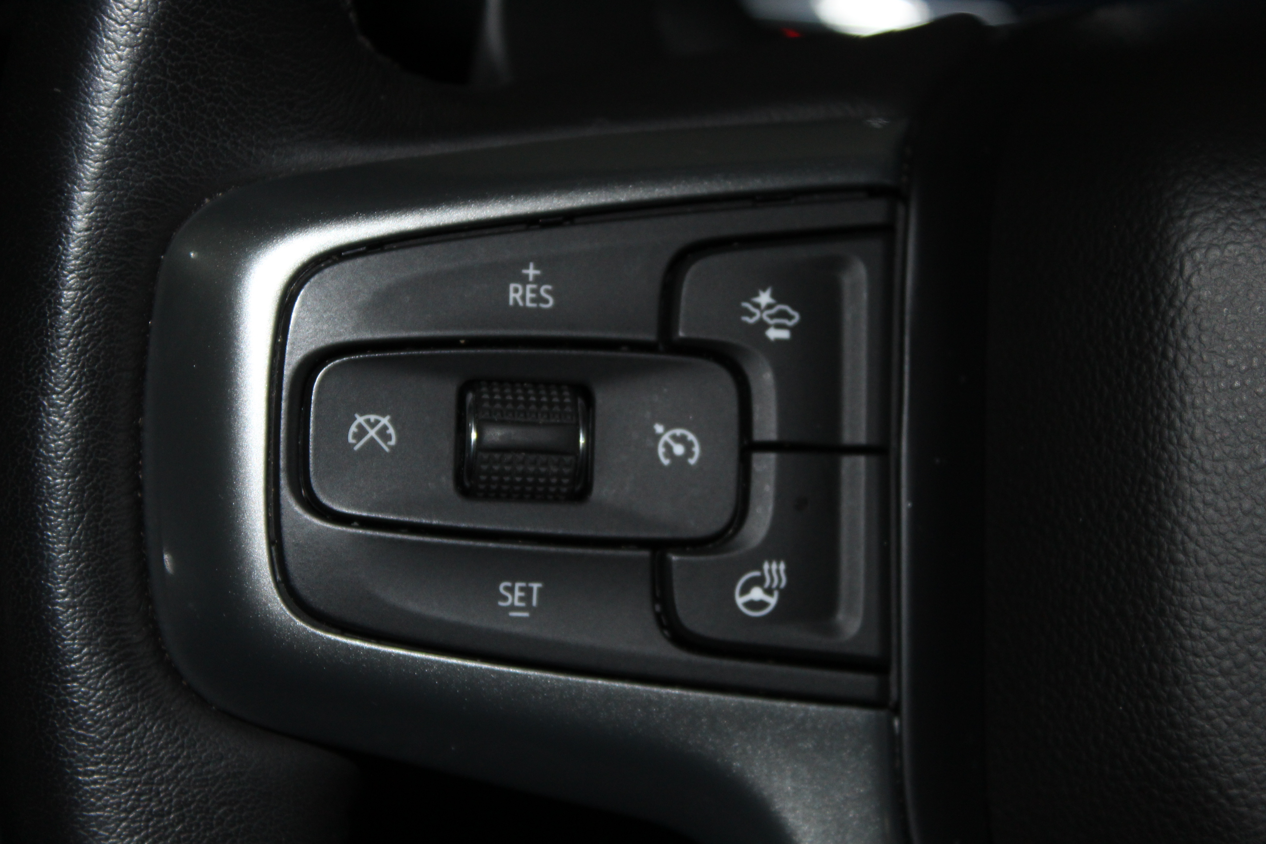 2023 Chevrolet Silverado 1500 LTZ photo 13
