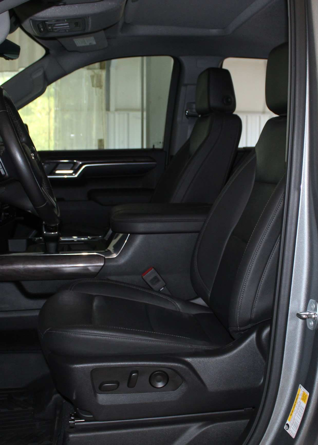 2023 Chevrolet Silverado 1500 LTZ photo 4