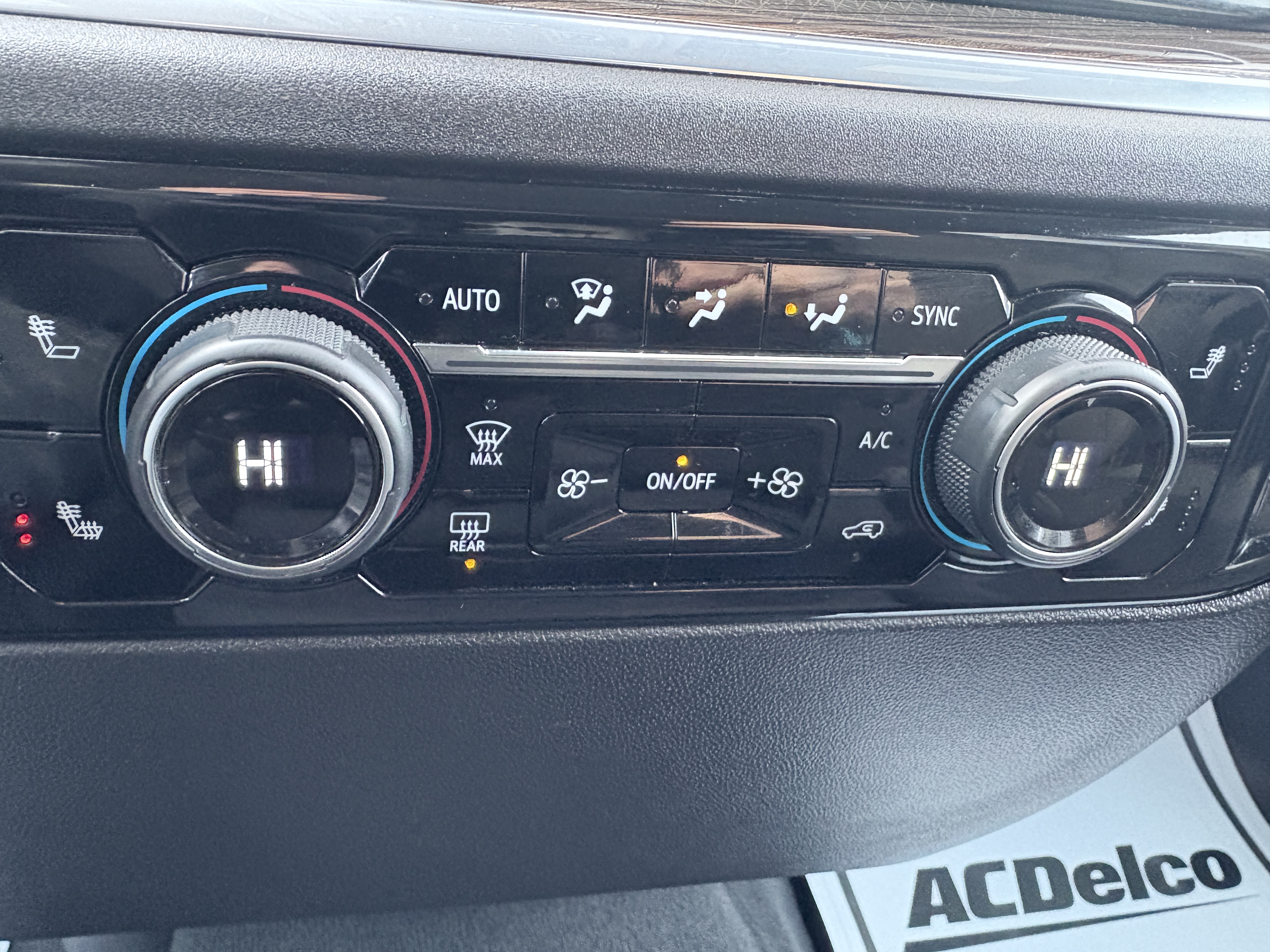 2025 Chevrolet Silverado 1500 LT - Photo 17