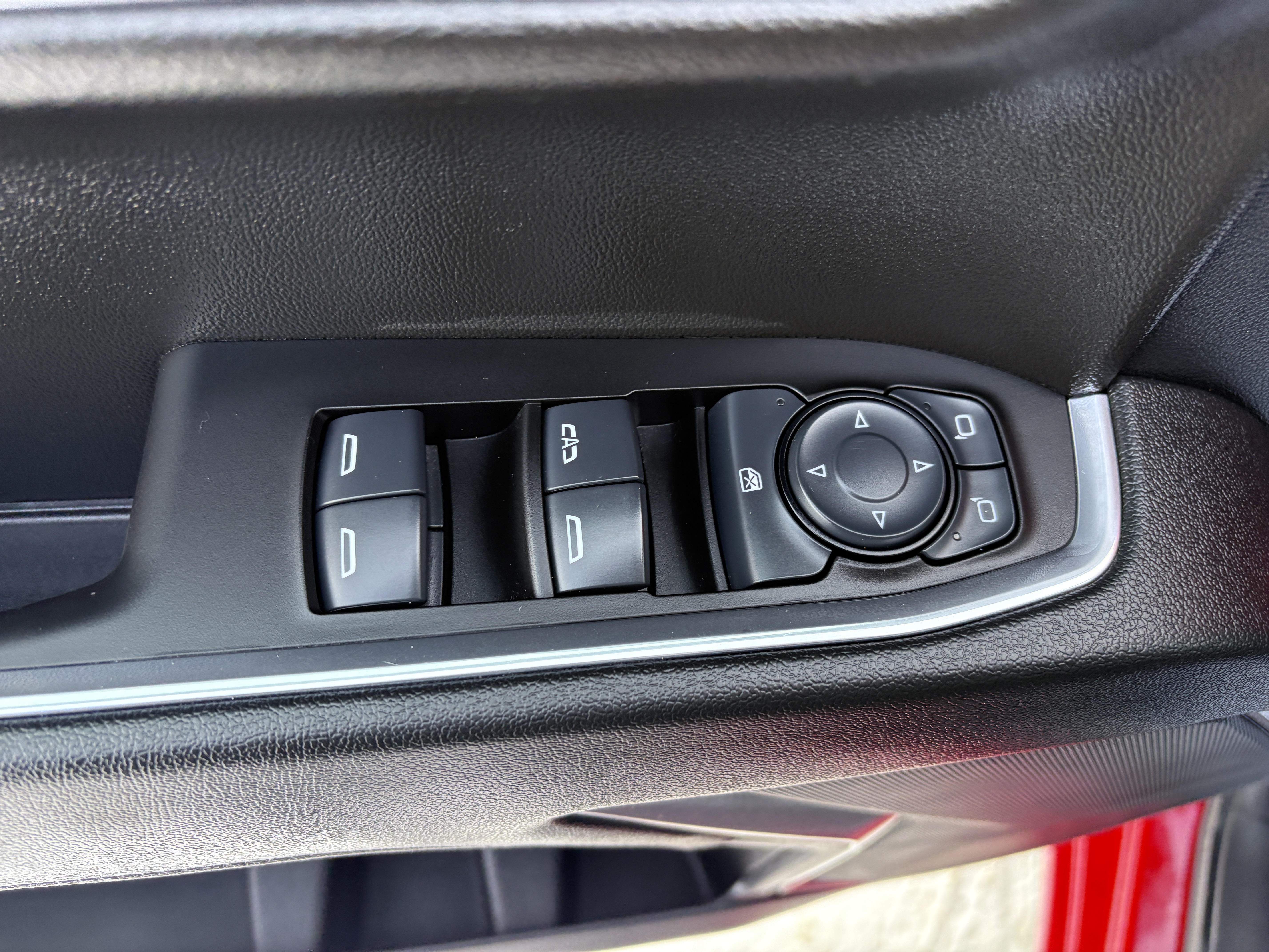 2025 Chevrolet Silverado 1500 LT - Photo 10