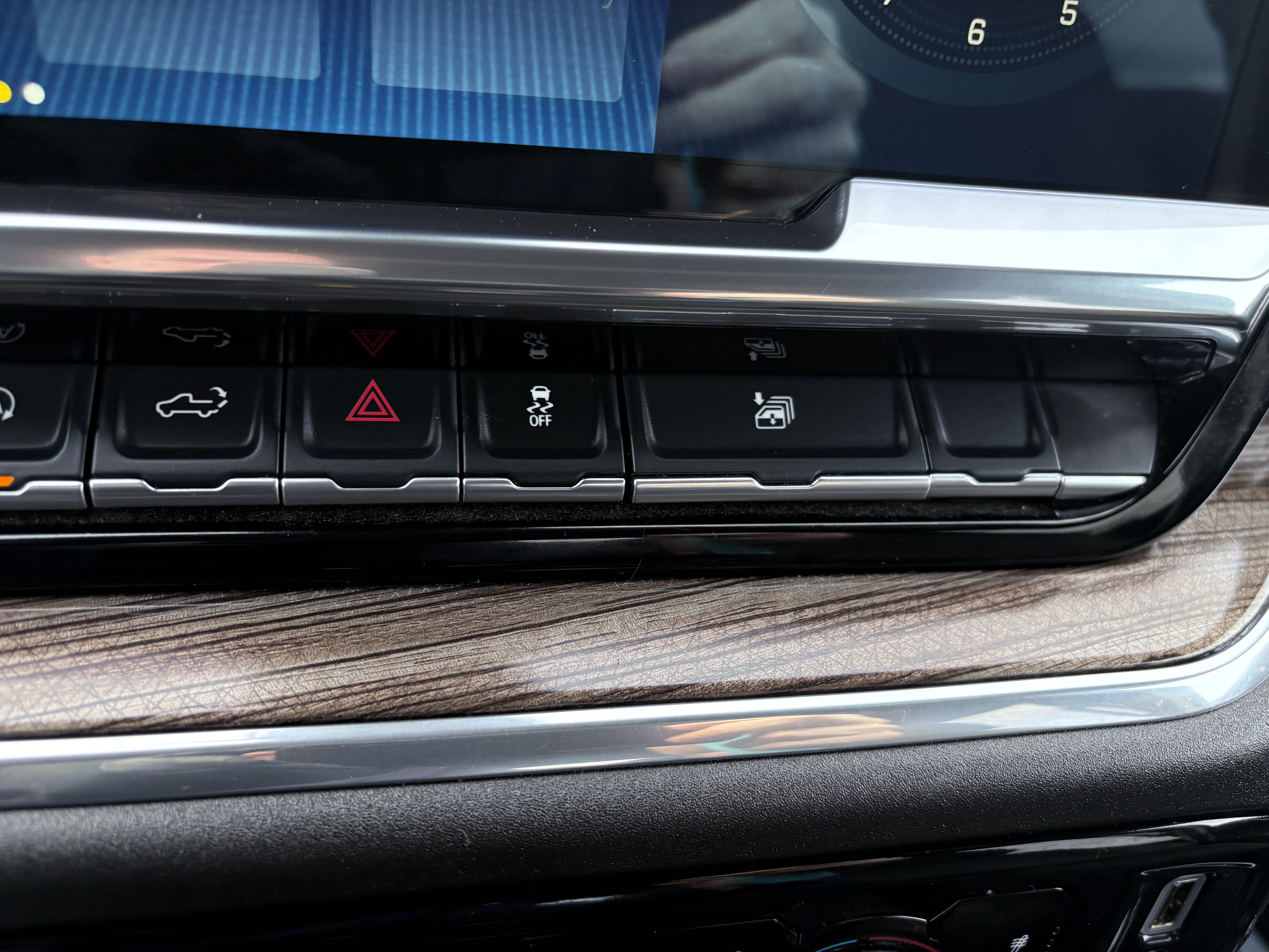 2025 Chevrolet Silverado 1500 LT - Photo 14